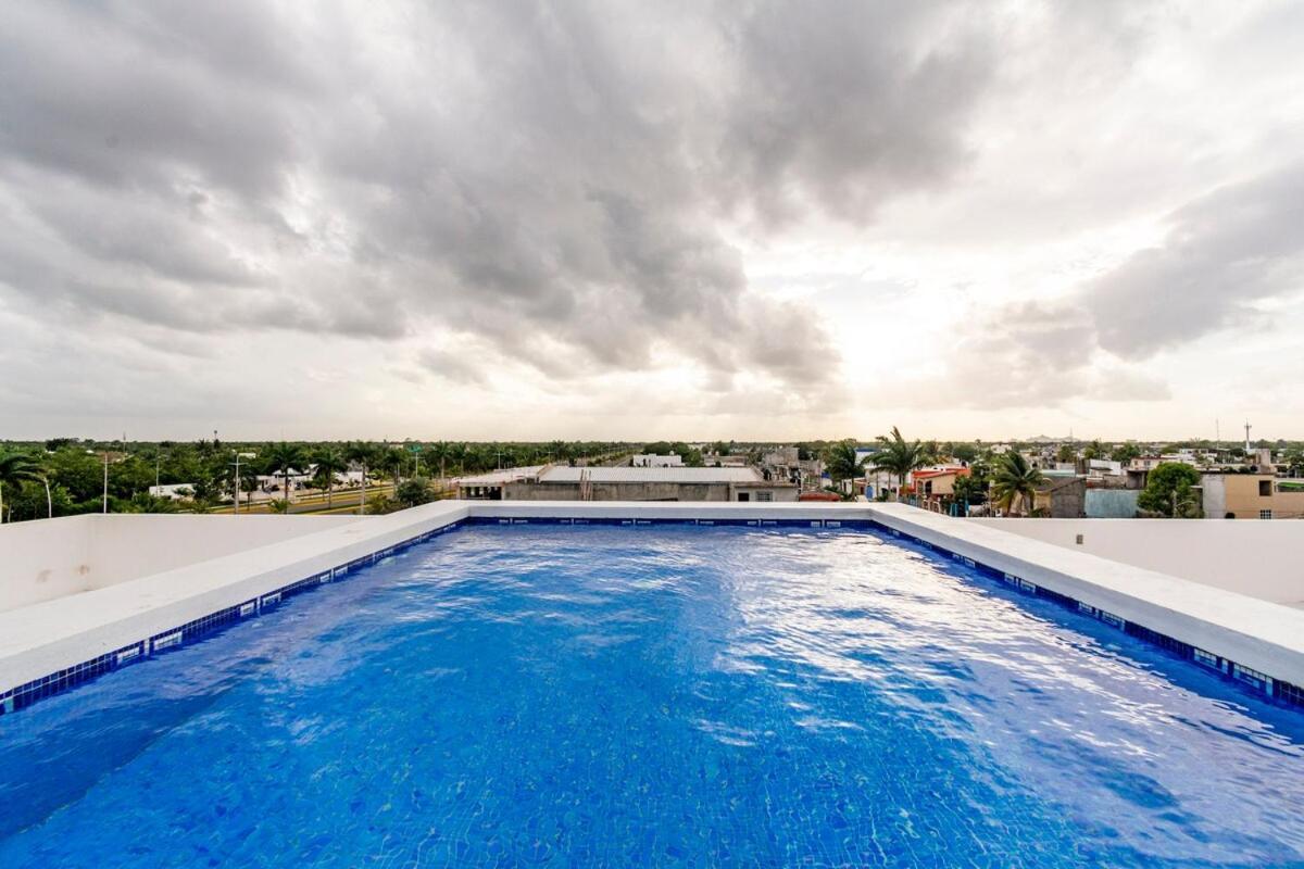 Mario's House 2 Beautiful Rooftop Pool