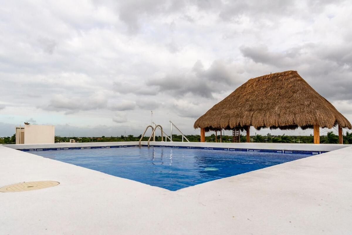 Mario's House 2 Beautiful Rooftop Pool Holiday home *