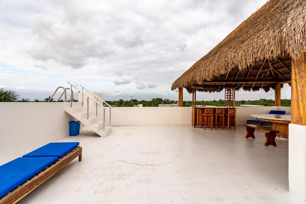Mario's House 2 Beautiful Rooftop Pool
